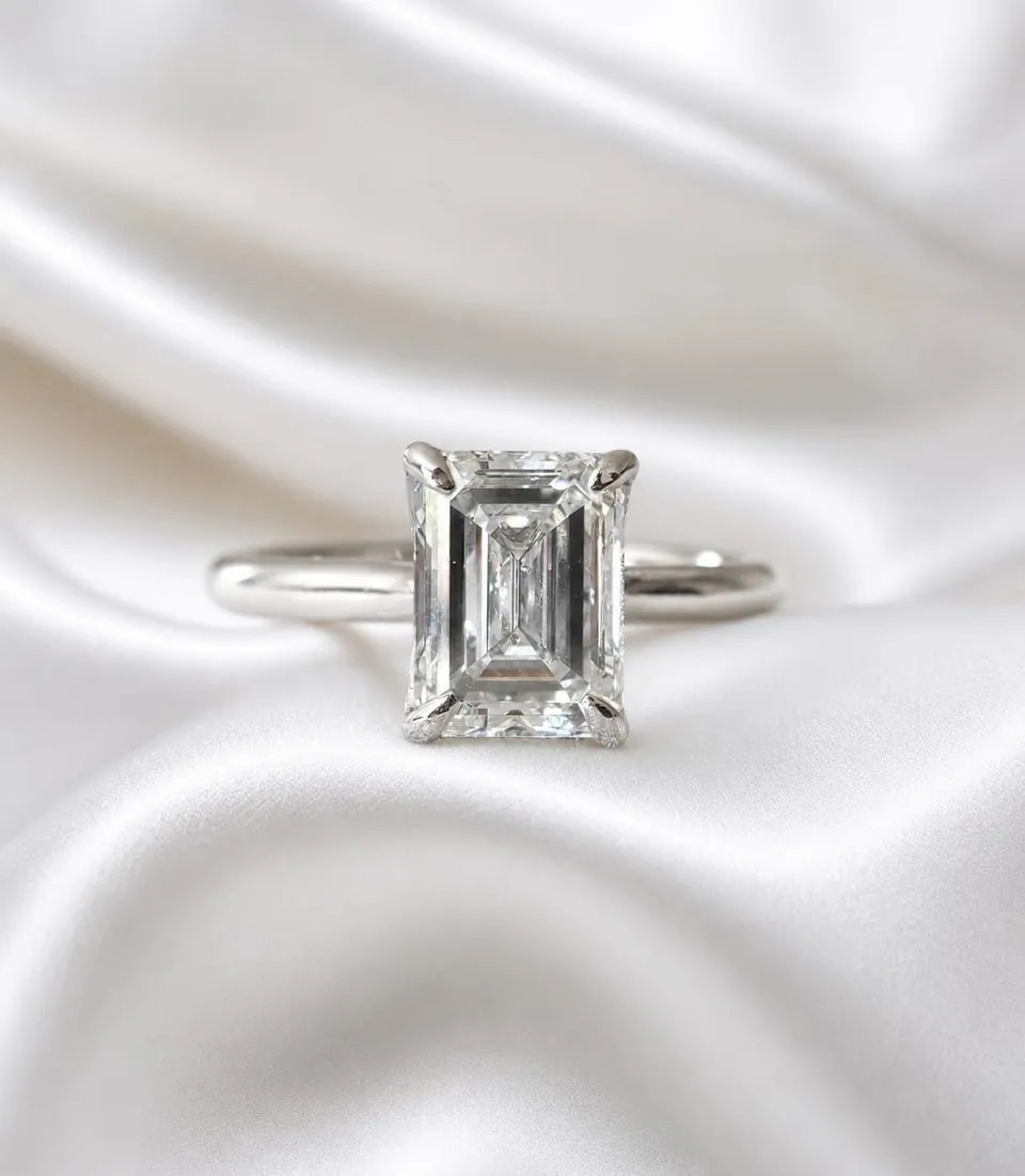 Sirius jewellery worn